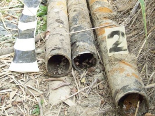 Prinşi la furat conducta de apă de la Pecineaga